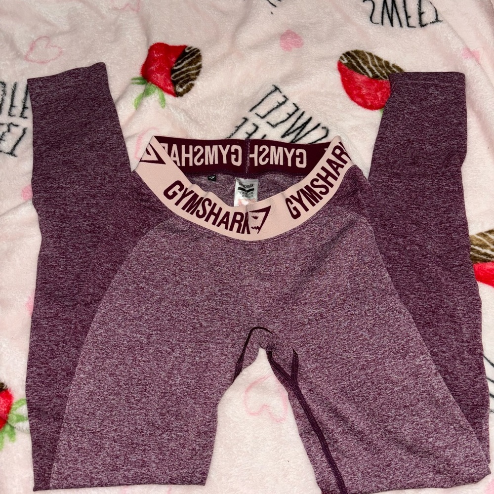 Gymshark flex leggings in pink red color